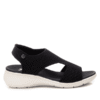 La sandalia XTI negra para mujer es una opción ideal para quienes buscan un calzado cómodo, práctico y versátil para el verano. Este modelo combina diseño funcional y estilo, adaptándose perfectamente al día a día. XTI es una marca reconocida por ofrecer calzado moderno y accesible, con modelos pensados para el uso diario sin renunciar al diseño. Esta sandalia destaca por su comodidad y facilidad de uso. Fabricada en material textil elástico, esta sandalia se adapta al pie de forma natural, proporcionando una sujeción firme sin resultar incómoda. Este tipo de material permite una mayor libertad de movimiento y un ajuste perfecto. La cuña media aporta altura de forma equilibrada, estilizando la figura sin perder estabilidad. Es ideal para quienes buscan un calzado cómodo pero con un toque más estilizado. Su suela gruesa de goma antideslizante garantiza una pisada segura y estable, perfecta para caminar durante horas con total tranquilidad. El color negro es un básico imprescindible que combina fácilmente con vestidos, pantalones, looks casuales o más arreglados, convirtiéndola en una sandalia muy versátil. Además, este modelo cuenta con certificado vegano PETA, lo que garantiza que no contiene materiales de origen animal, siendo una opción responsable. 👉 Actualmente disponible en oferta con últimas tallas, una oportunidad perfecta para conseguir una sandalia cómoda y funcional a un precio reducido. Si quieres descubrir más modelos similares puedes visitar nuestra colección de sandalias para mujer en: https://luisrico.es También puedes conocer más sobre la marca en la web oficial de XTI: https://www.xti.es Una sandalia cómoda, versátil y con estilo pensada para disfrutar del verano con seguridad, confort y ahora al mejor precio.