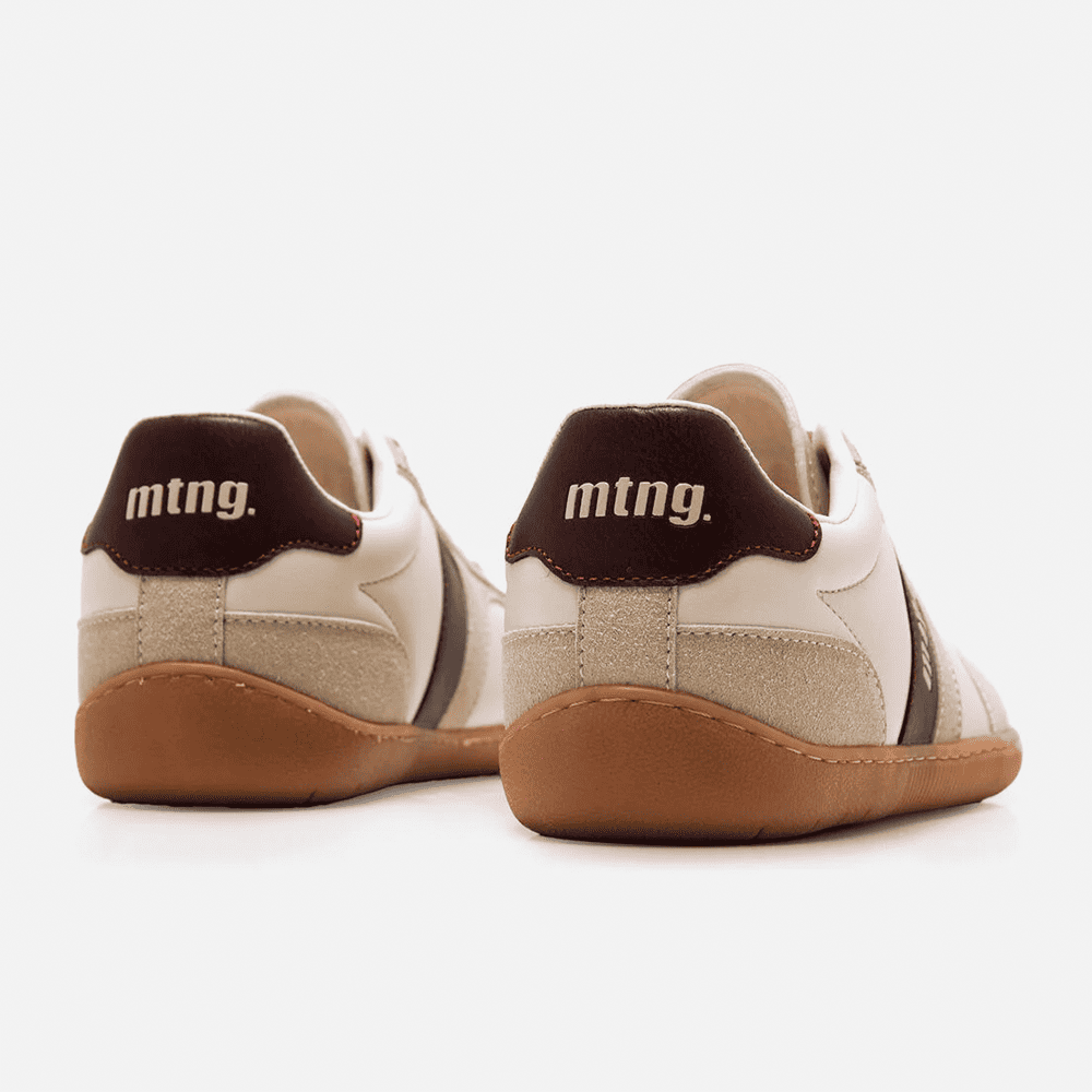 Mtng zapatillas de lona en beige y marrón con suela de goma café para niños y jóvenes, ideales para comodidad y estilo casual en tiendas de calzado Luis Rico.