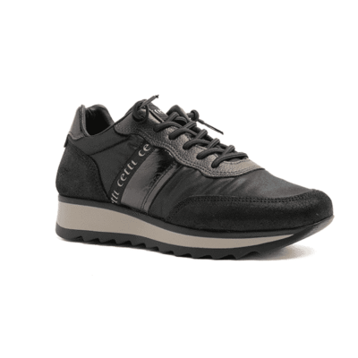 Zapatillas deportivas negras de hombre para calzado cómodo y casual en tiendas de calzado Luis Rico.