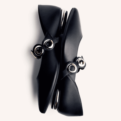 Zapatos de vestir elegantes y modernos para mujer en tienda de calzado Luis Rico. Diseño exclusivo y comodidad en cada paso para diferentes ocasiones.