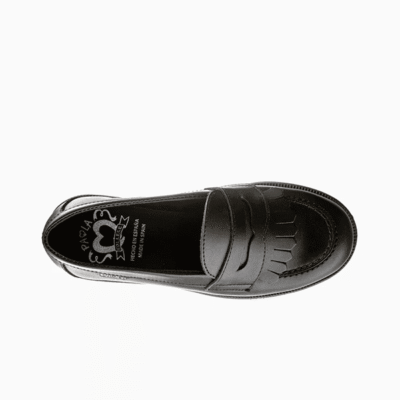 Zapatos de vestir masculinos en cuero negro de alta calidad, ideales para eventos formales y ocasiones especiales, disponibles en la tienda Luis Rico.