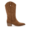 Botas vaqueras de cuero en color marrón con diseño de estampsuado y tacón mediano para mujer, ideales para tiendas de calzado y complementos de moda.