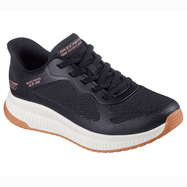 Zapatillas deportivas forradas en malla negra con suela de goma color blanco y detalles en rosa y negro, ideales para running y deporte en tiendas de calzado Luis Rico.
