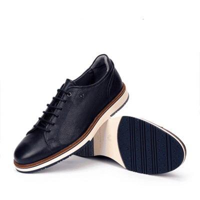 Zapatos de cuero negro de calzado Luis Rico, cómodos y elegantes, ideales para diferentes ocasiones.