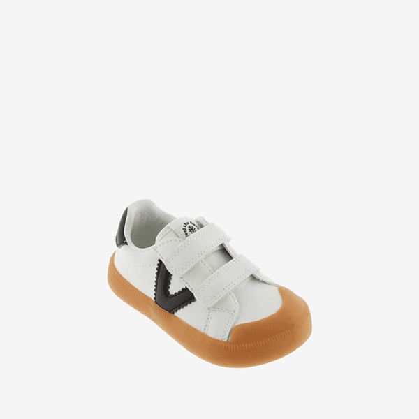 Zapatillas de calzado infantil deportivas con velcro, cómodas y duraderas, ideales para niños activos.