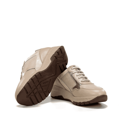 Zapatos deportivos beige premium con suela antideslizante para hombre y mujer.