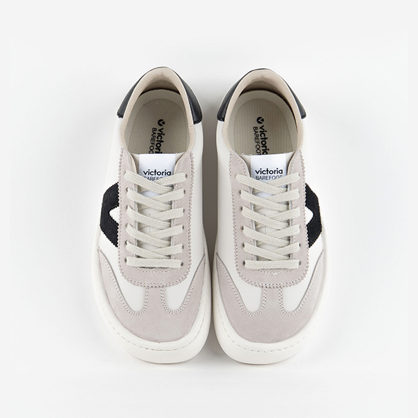 Zapatillas Victoria 1186100 Barefoot Blanco con V Negra - Imagen 4