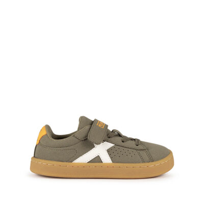 Zapatilla infantil taupe velcro Munich Mini Open vista lateral
