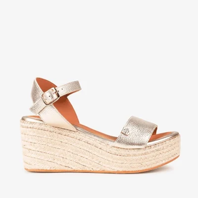 Sandalia cuña esparto mujer piel laminada oro hebilla Popa Arambol