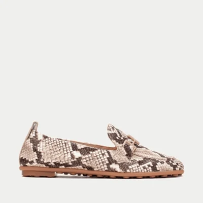 Mocasín mujer piel print serpiente taupe adorno metalizado Hispanitas Bombay