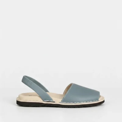 Menorquina anatómica hombre azul marino Ria Menorca con plantilla de gel