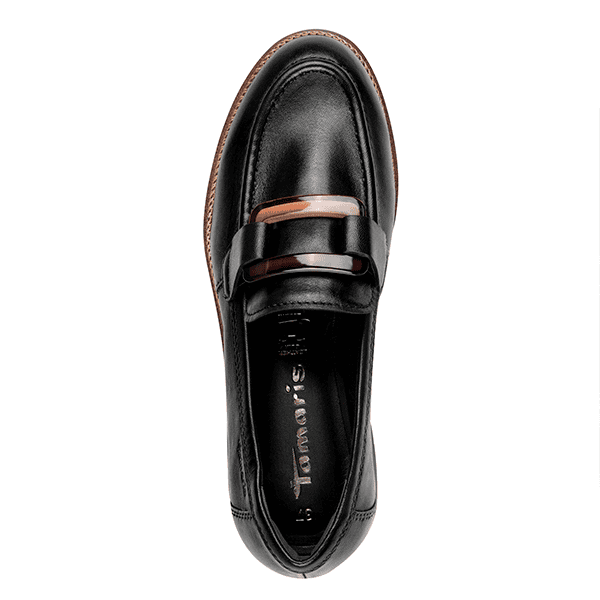 Zapato de vestir de cuero negro con hebilla metálica para hombre, estilo clásico y elegante.