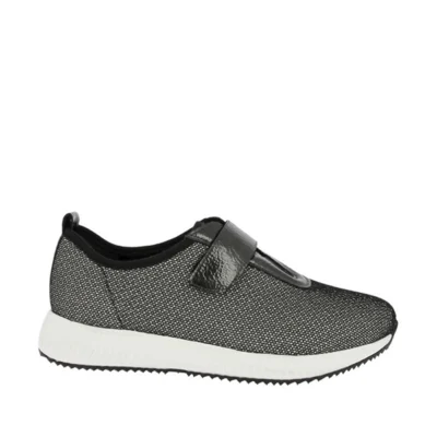 Zapatos deportivos unisex con diseño moderno y cómodo, perfectos para uso diario y actividades físicas, disponibles en tienda de calzado Luis Rico.
