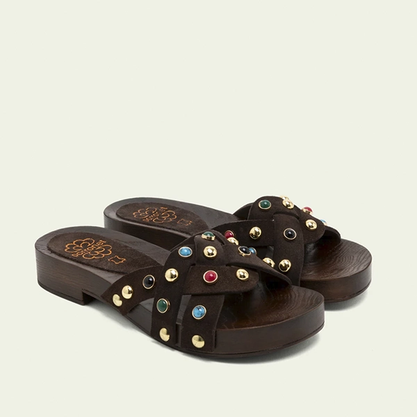 Porronet Sandalia Marrón Tachuelas Tacón Madera - Imagen 4