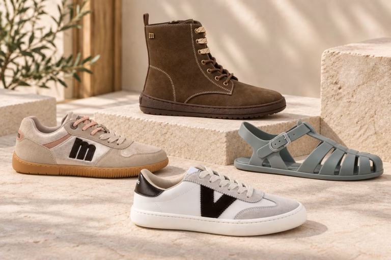 Selección de calzado de mujer con zapatillas Mustang y Victoria, botín marrón y sandalia gris verdosa.