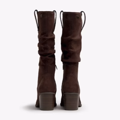 Botas altas moka mujer Mustang detalle tacón