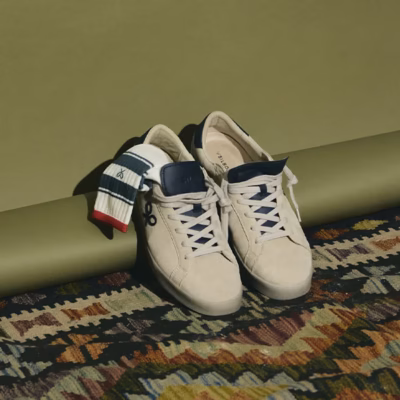 Zapatillas Silbon Beige Serraje Hombre puestas ambiente