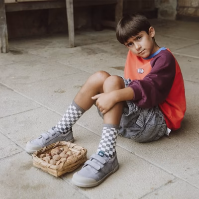 Zapatillas barefoot infantil topo serraje Igor puestas modelo