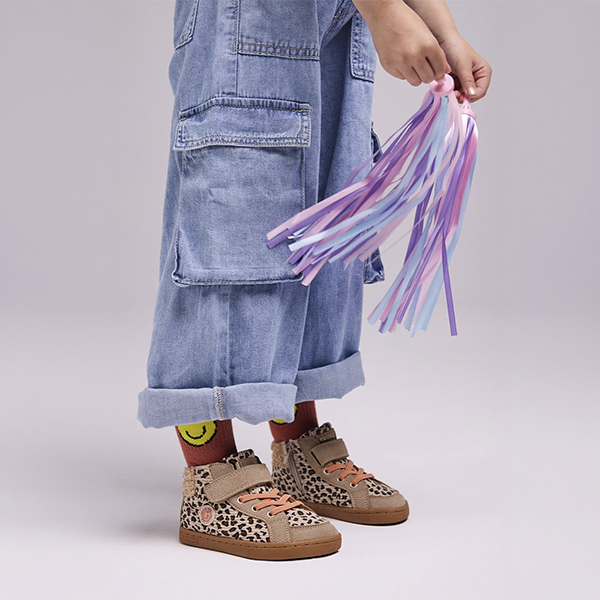 Botitas barefoot infantil Gioseppo leopardo borreguito detalle modelo