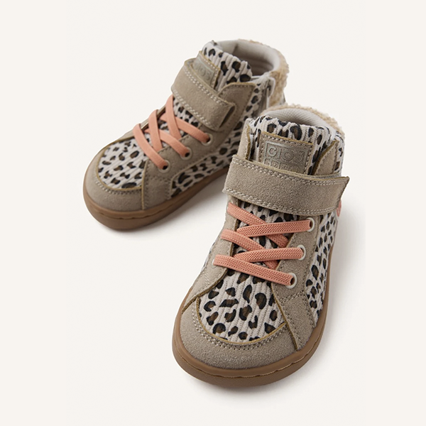 Botitas barefoot infantil Gioseppo leopardo borreguito detalle efecto borreguito