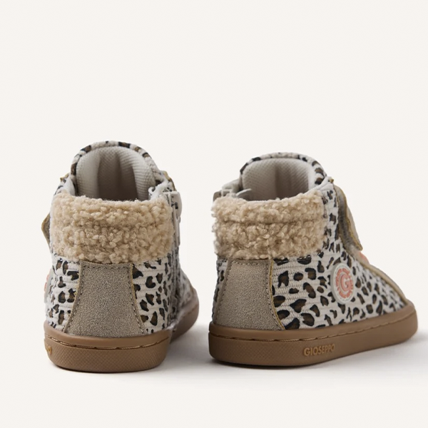 Botitas barefoot infantil Gioseppo leopardo borreguito vista trasera detalle
